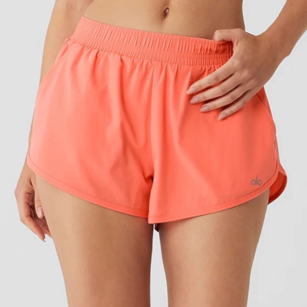 NWT Alo Yoga Ivy League Dolphin Short in Candy Orange